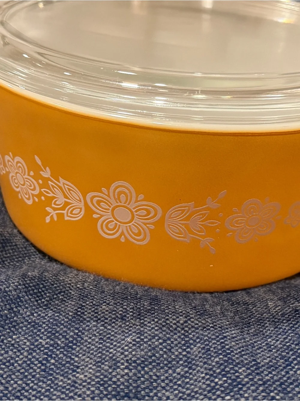 Vintage Pyrex Butterfly Gold 475-B Casserole Dish 2.5 Qt Round with Lid 1970s